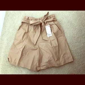 Uniqlo woman’s short khaki
